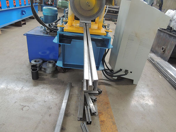 Color Coated Steel Light Gauge Steel C U Truss Roll Forming Machine.JPG Color Coated Steel Light Gauge Steel C U Truss Roll Forming Machine.JPG