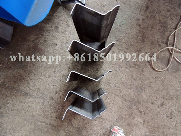 High Quality Low Price Z Shape Steel Purlin Forming Equipment.JPG