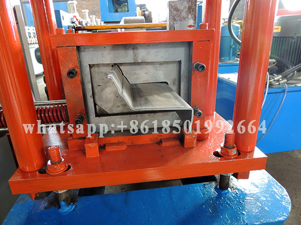 High Quality Low Price Z Shape Steel Purlin Forming Equipment.JPG