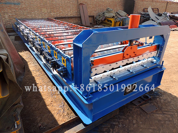 Uzbekistan 1080 Model Roof And Wall Panel Forming Machine.JPG