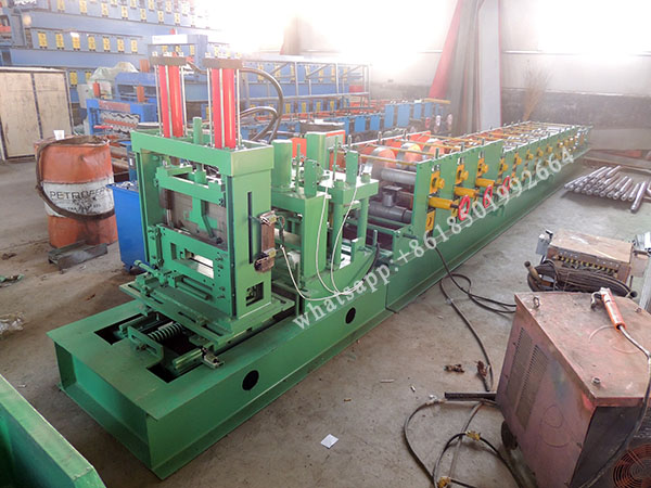 Galvanized Iron C-purlin Roll Forming Machine With Middle Production Capacity.jpg