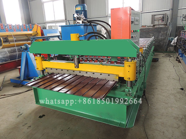 900 Model T15 Low Profiled Sheets For Walls And Roofs Roll Forming Machine.JPG