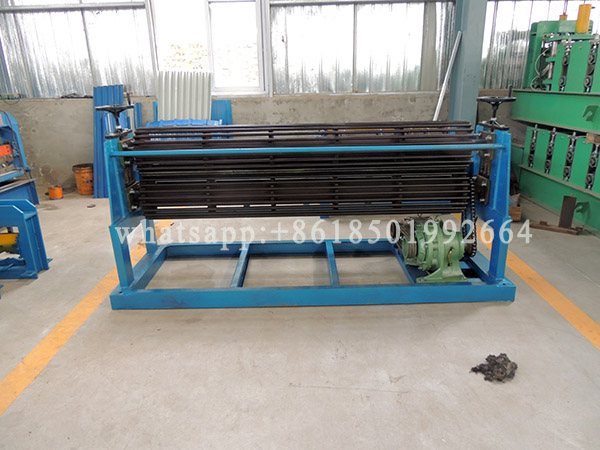 Simple South Africa Corrugated Iron Roof Sheet Rolling Machine.JPG