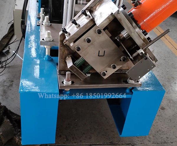 Steel sturcture truss U purlin machine.jpg Steel sturcture truss U purlin machine.jpg
